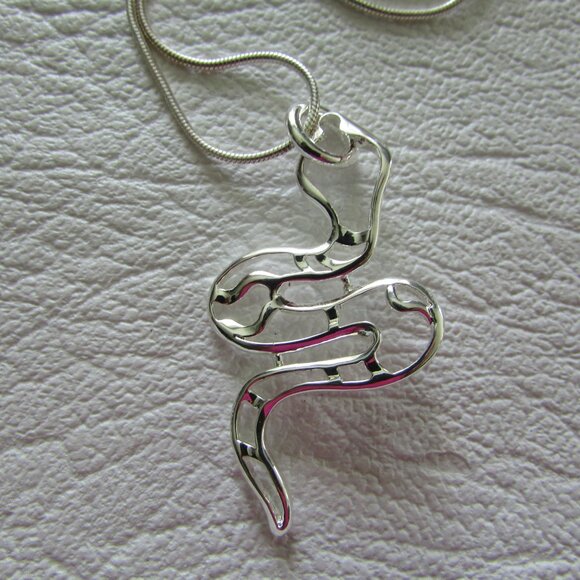 Sterling Silver 925 Snake Pendant Necklace - NEW - Picture 3 of 4